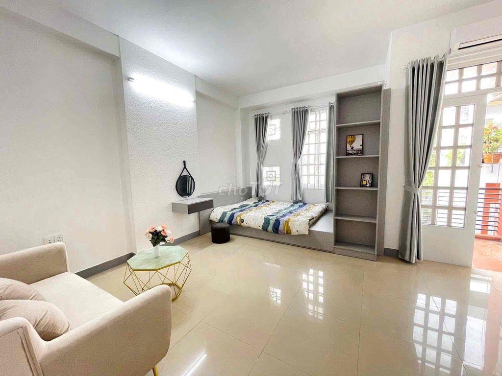 Căn Hộ 35m2 Full Nội Thất , Ban Công , Máy Giặt Riêng
