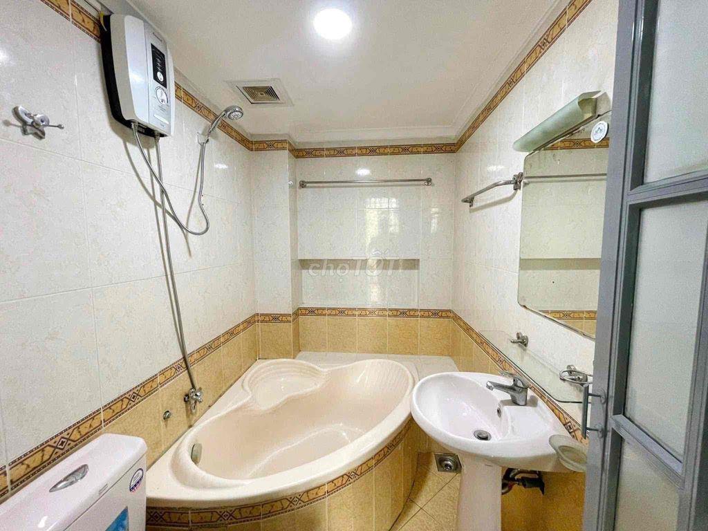 Căn Hộ 35m2 Full Nội Thất , Ban Công , Máy Giặt Riêng