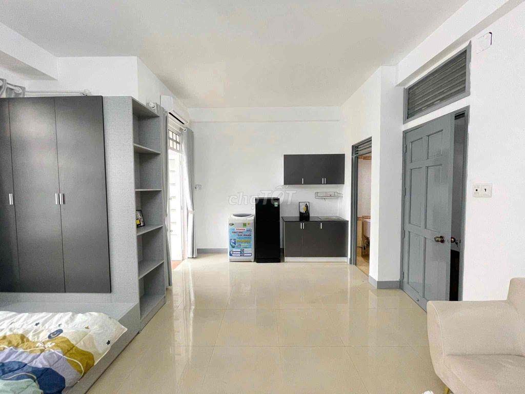 Căn Hộ 35m2 Full Nội Thất , Ban Công , Máy Giặt Riêng