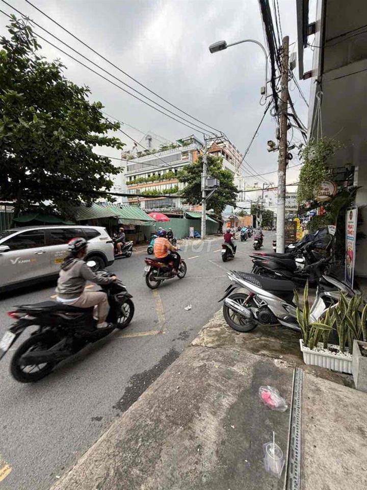 Măt Bằng KD 30m2 , Có Gác Ở Lại , MT Đường , Khu Dân Cư  Sầm Uất