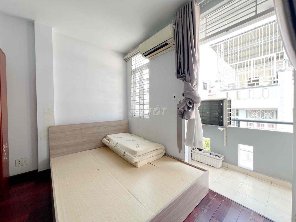 Phòng Ban Công 30m2 - Full Nội Thất Giá 5tr3