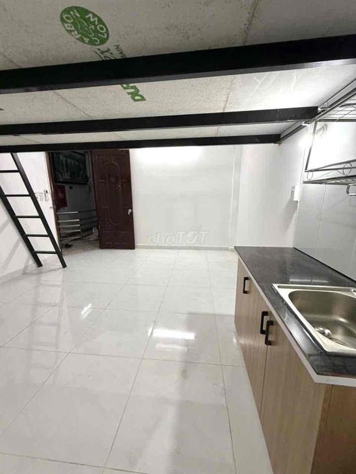 🔥PHÒNG GÁC THANG MÁY 35M2 CÓ MÁY LẠNH GIÁ RẺ NGAY LÊ VĂN SỸ