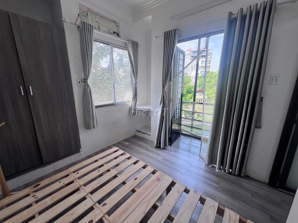 Căn hộ 2PN 2WC_Ban công, Full Nội Thất_View Trường Sa Phú Nhuận