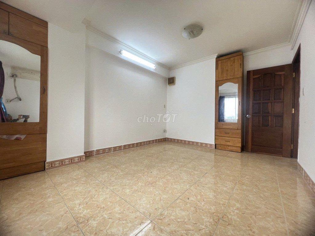 Chung cư Đặng Văn Ngữ 83m2, 2p ngủ, không nội thất, giá 11,5tr/tháng