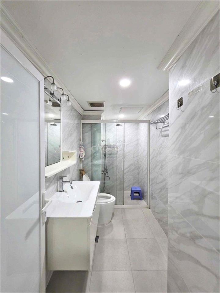 Cho thuê căn hộ 2 phòng ngủ. chung cư Garden Gate. gần cv Gia Định