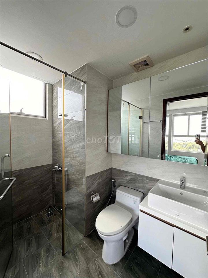 Cho thuê căn hộ 3 phòng ngủ 2WC. gần công viên Gia định