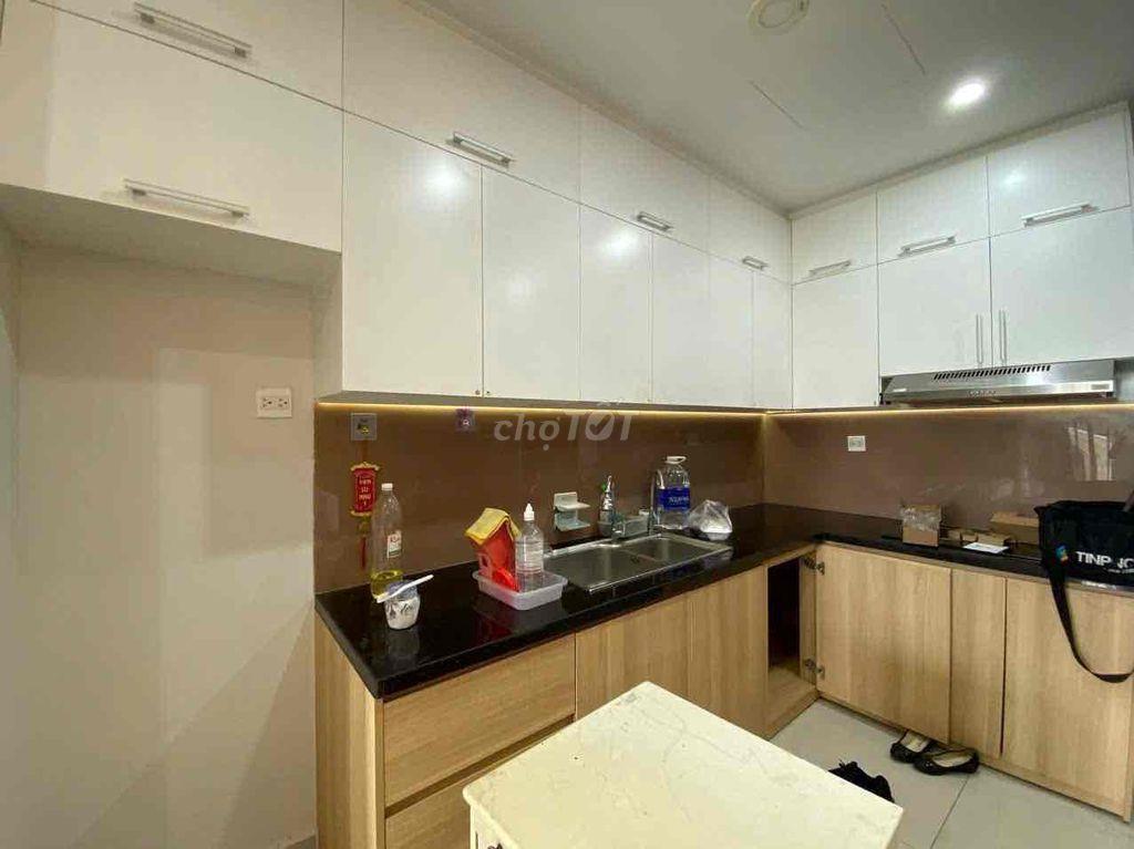 Cho thuê căn hộ 2 phòng ngủ. chung cư Orchard Parkview. gần cv Gia Đin