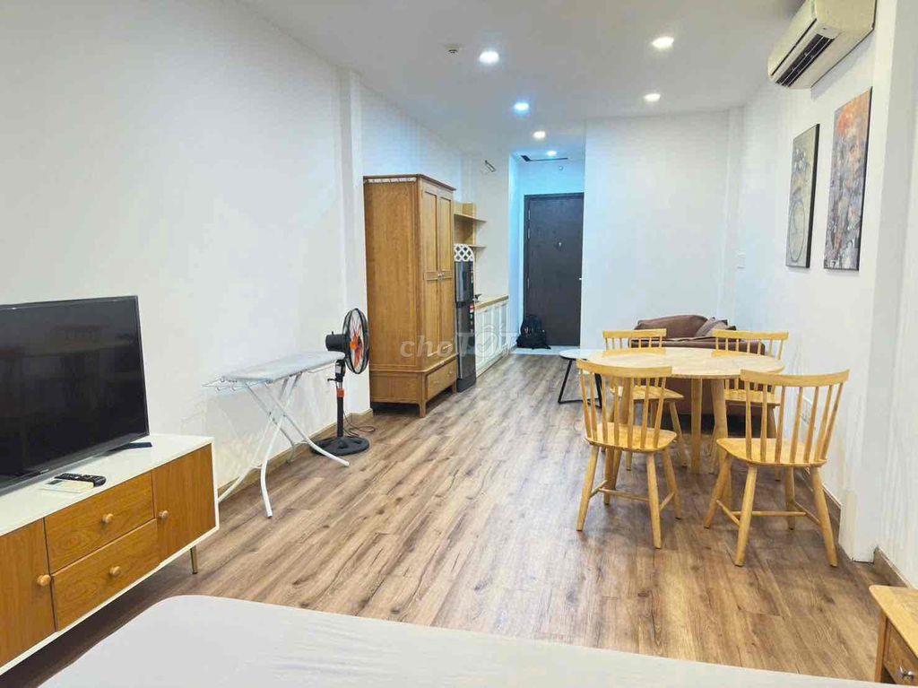 Cho thuê căn hộ chung cư Kingston Residence 1 phòng ngủ. gần sb TSN