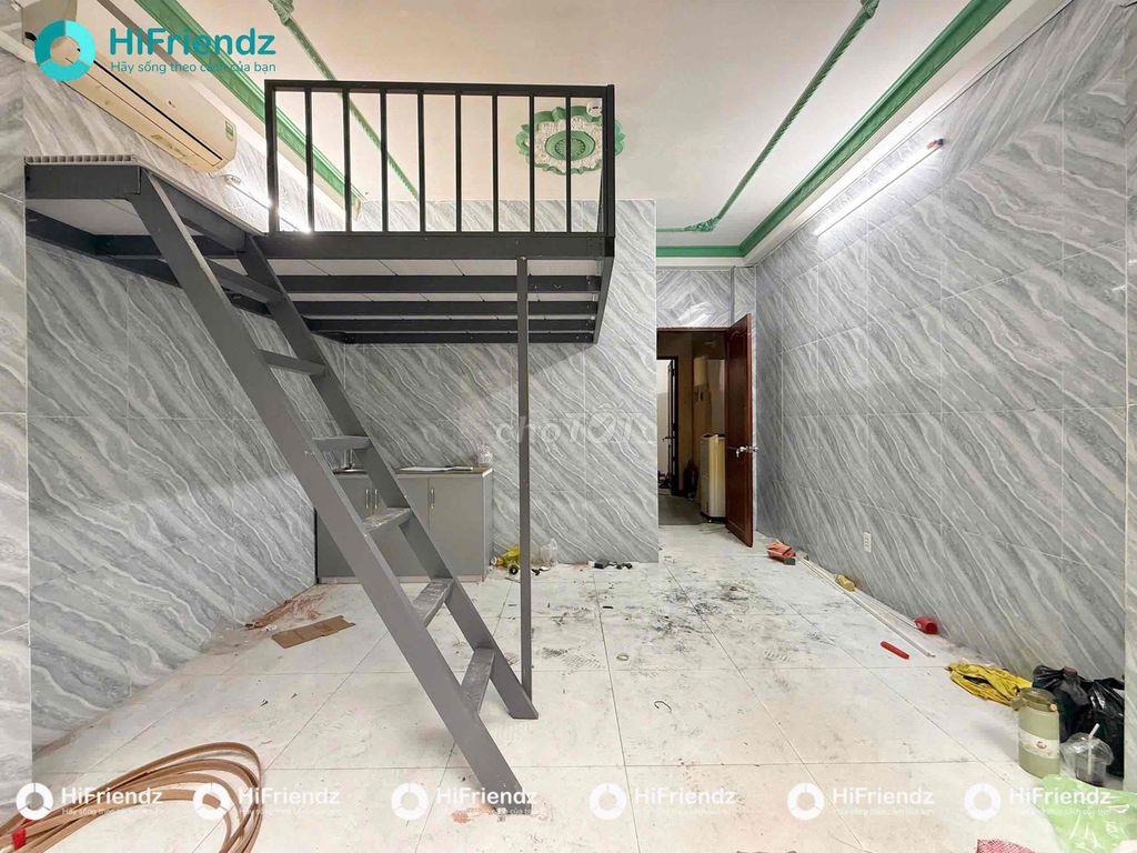 Nhà mới xây - Full nội thất -Cửa sổ trời lớn - Giáp Q10