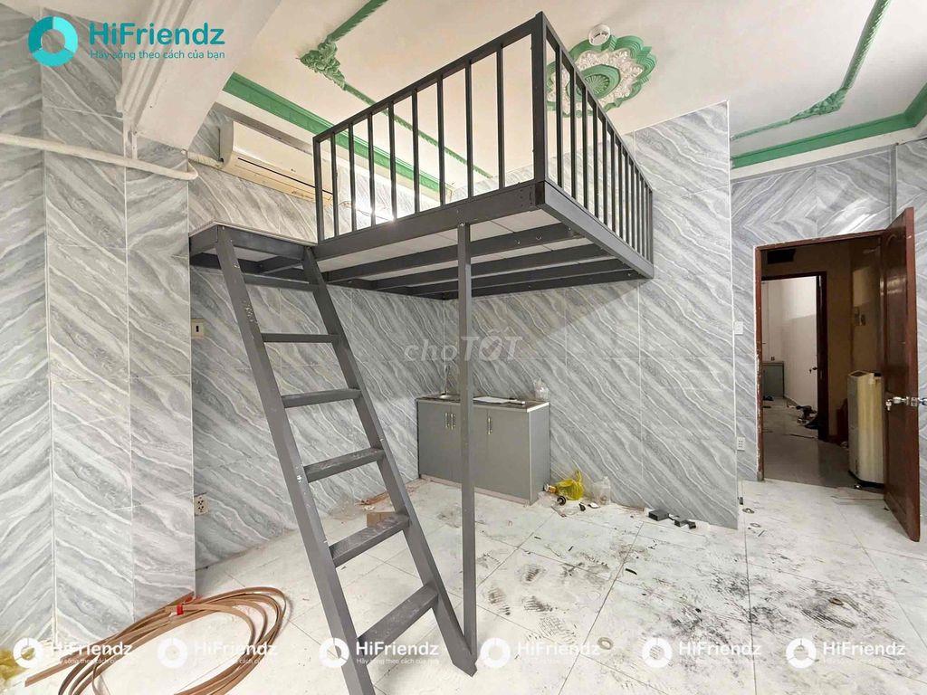 Nhà mới xây - Full nội thất -Cửa sổ trời lớn - Giáp Q10