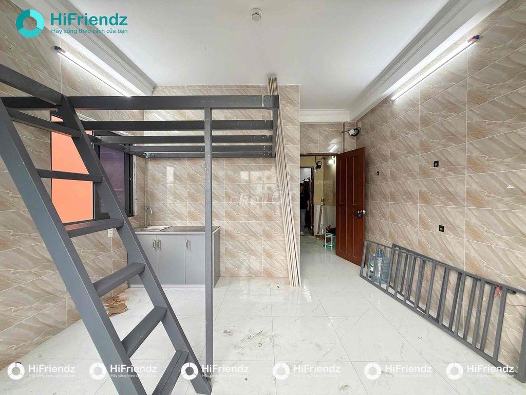 Nhà mới xây - Full nội thất -Cửa sổ trời lớn - Giáp Q10