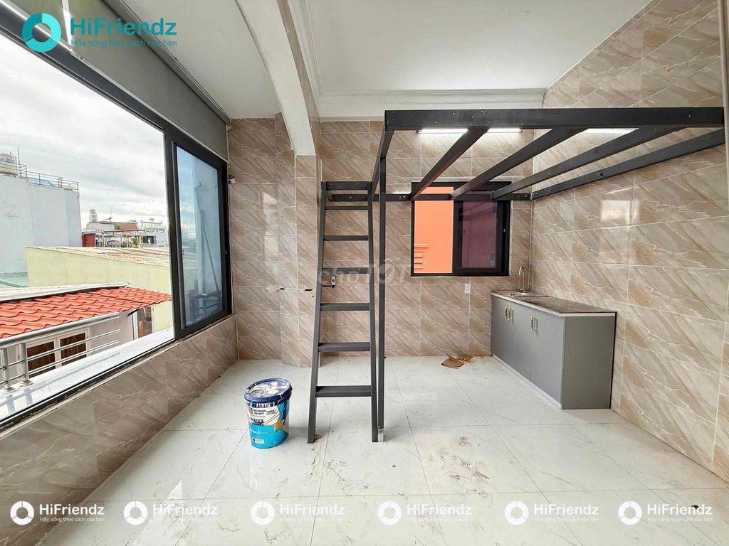Nhà mới xây - Full nội thất -Cửa sổ trời lớn - Giáp Q10