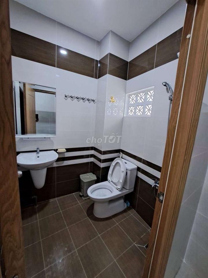 Cho thuê phòng 100% y hình nhà 61 Phùng Văn Cung, Phú Nhuận, HCM