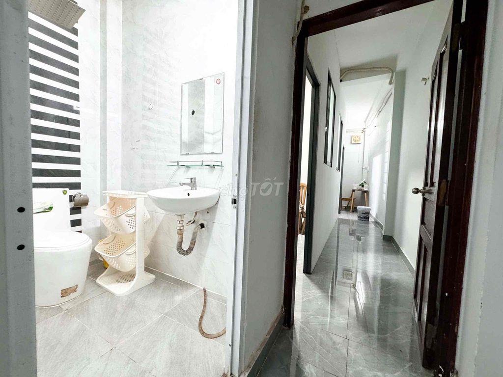 Căn Hộ 2Pn 1wc  nội thất đầy đủ Ngay Công viẻn Hoàng Văn Thụ Phú Nhuận