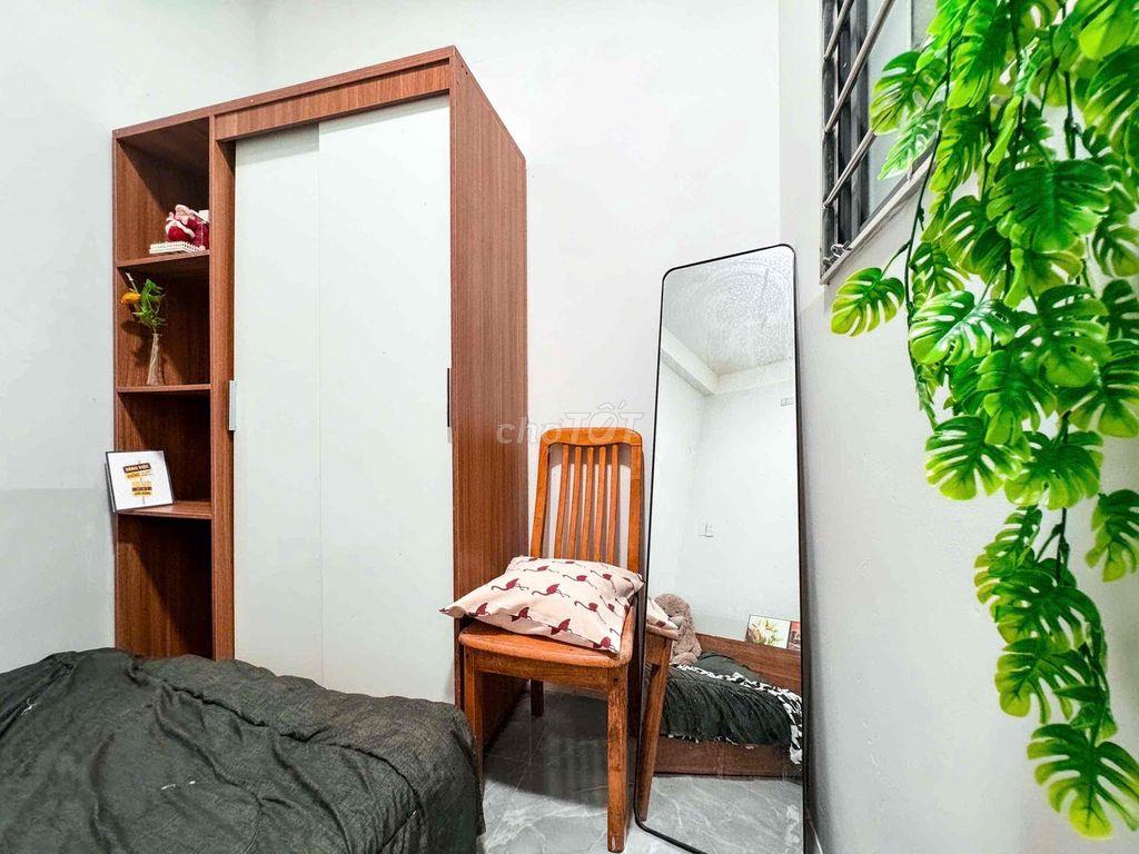 Căn Hộ 2Pn 1wc  nội thất đầy đủ Ngay Công viẻn Hoàng Văn Thụ Phú Nhuận