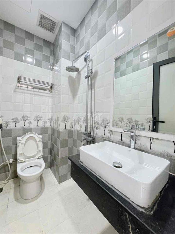CHO Thuê Căn Hô Ban Công Thoáng Quận 10