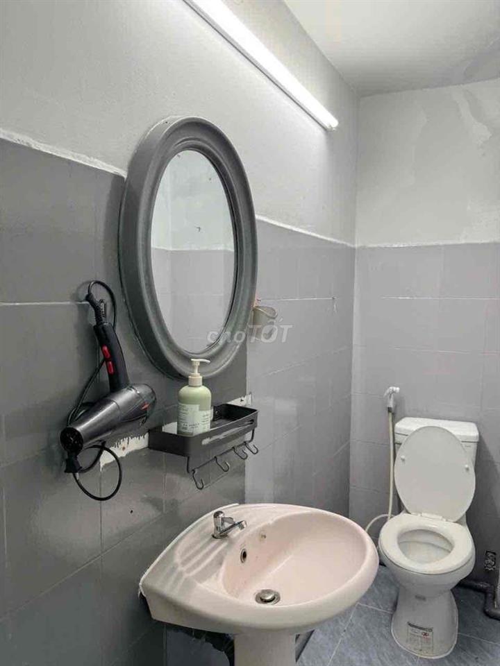 Căn Hộ 1PN tách Bếp Nội thất đầy Đủ , đối công viên Lê Thị Riêng Q10