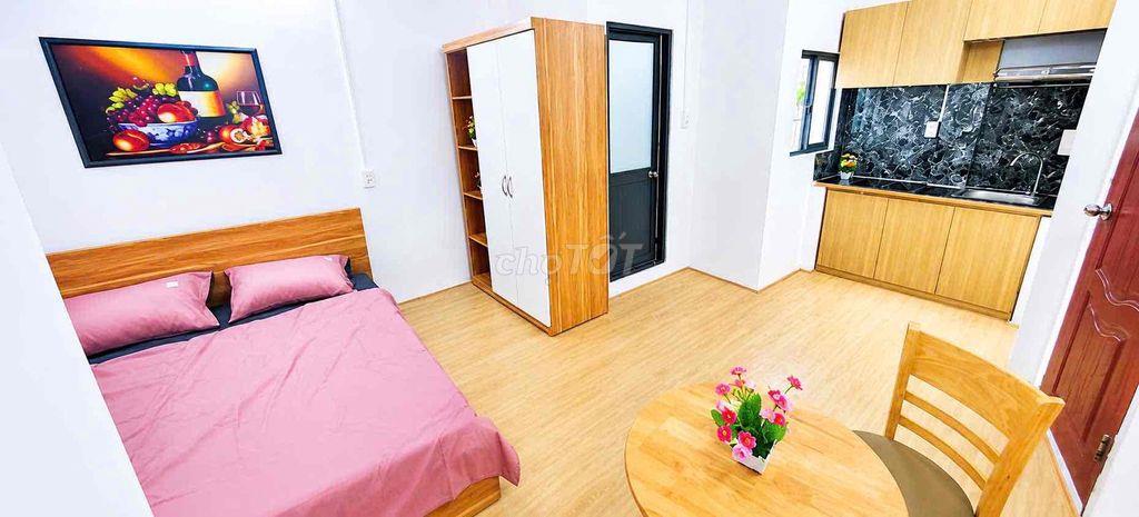 CĂN hộ To Đùng Q3 Cửa sổ trời nội thất sẵn có