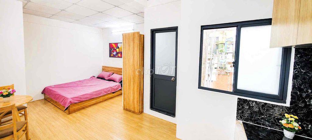 CĂN hộ To Đùng Q3 Cửa sổ trời nội thất sẵn có