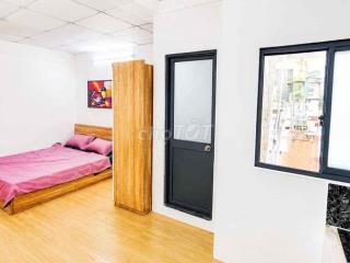 CĂN hộ To Đùng Q3 Cửa sổ trời nội thất sẵn có