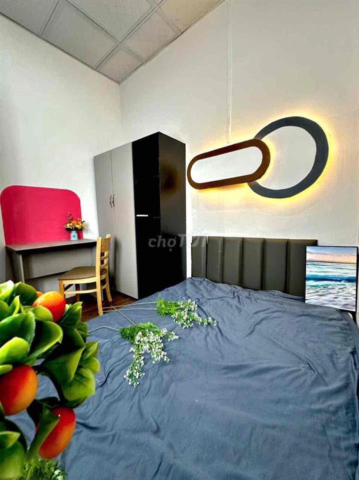 Căn Hộ 2PN 65m2 To Tân Bình Ban Công Free Xe Gần q10