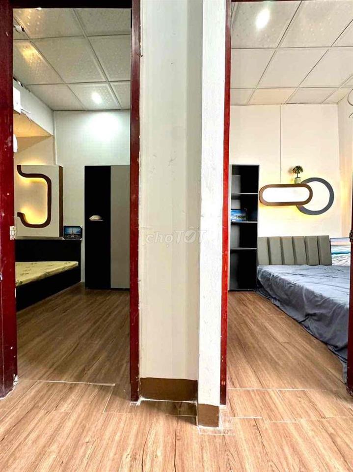 Căn Hộ 2PN 65m2 To Tân Bình Ban Công Free Xe Gần q10