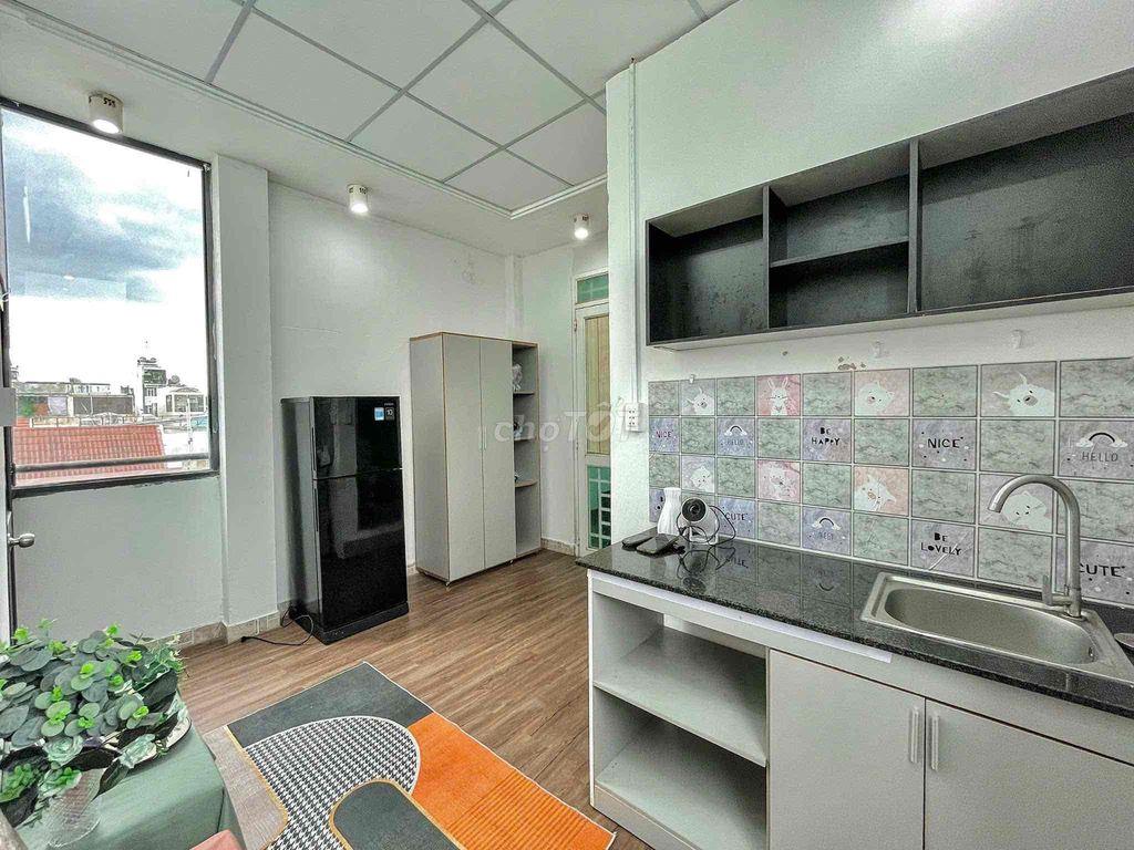 CĂN hộ 2Pn 55m2 Ban Công , Phòng Khách , Thoáng Cưuc
