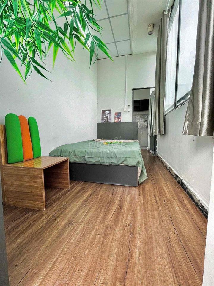 CĂN hộ 2Pn 55m2 Ban Công , Phòng Khách , Thoáng Cưuc