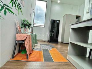 CĂN hộ 2Pn 55m2 Ban Công , Phòng Khách , Thoáng Cưuc