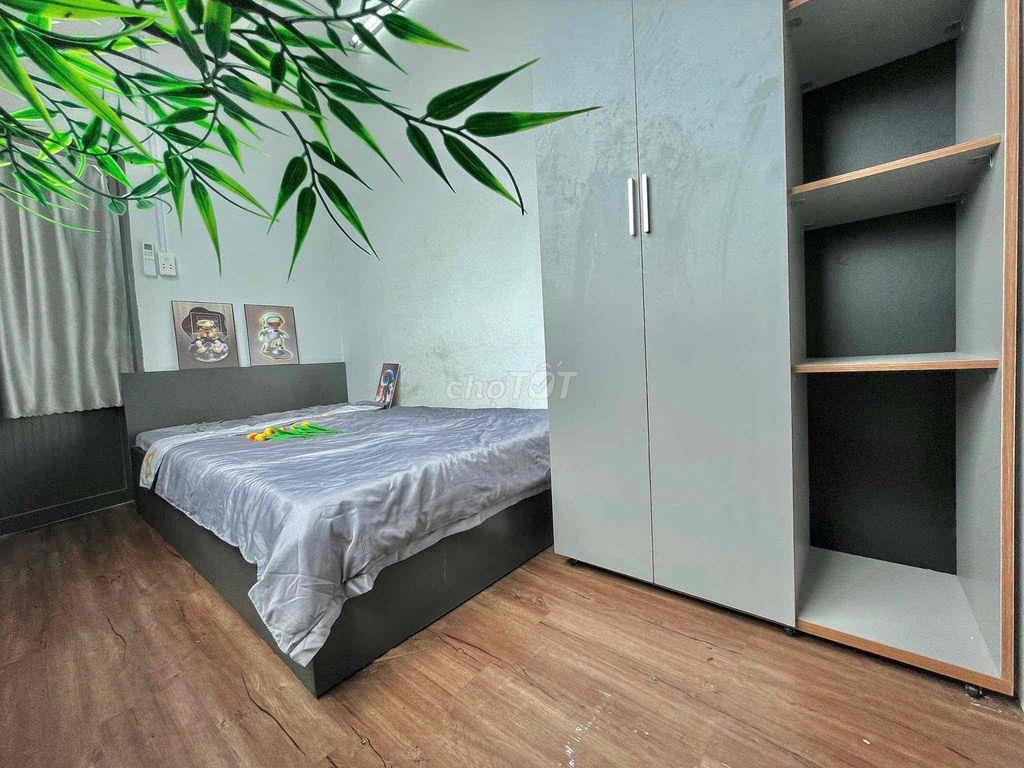 CĂN hộ 2Pn 55m2 Ban Công , Phòng Khách , Thoáng Cưuc