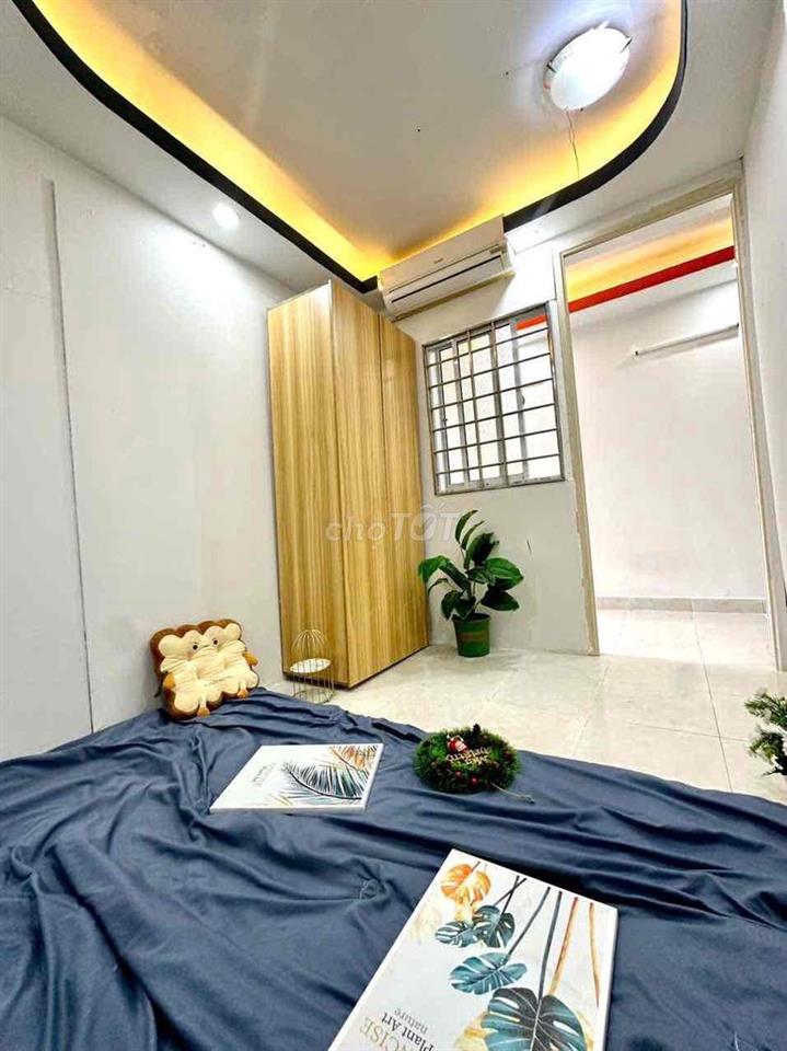 Chính chủ 2PN Ban công thoáng , 30/9 trống Lầu 4 thang bộ