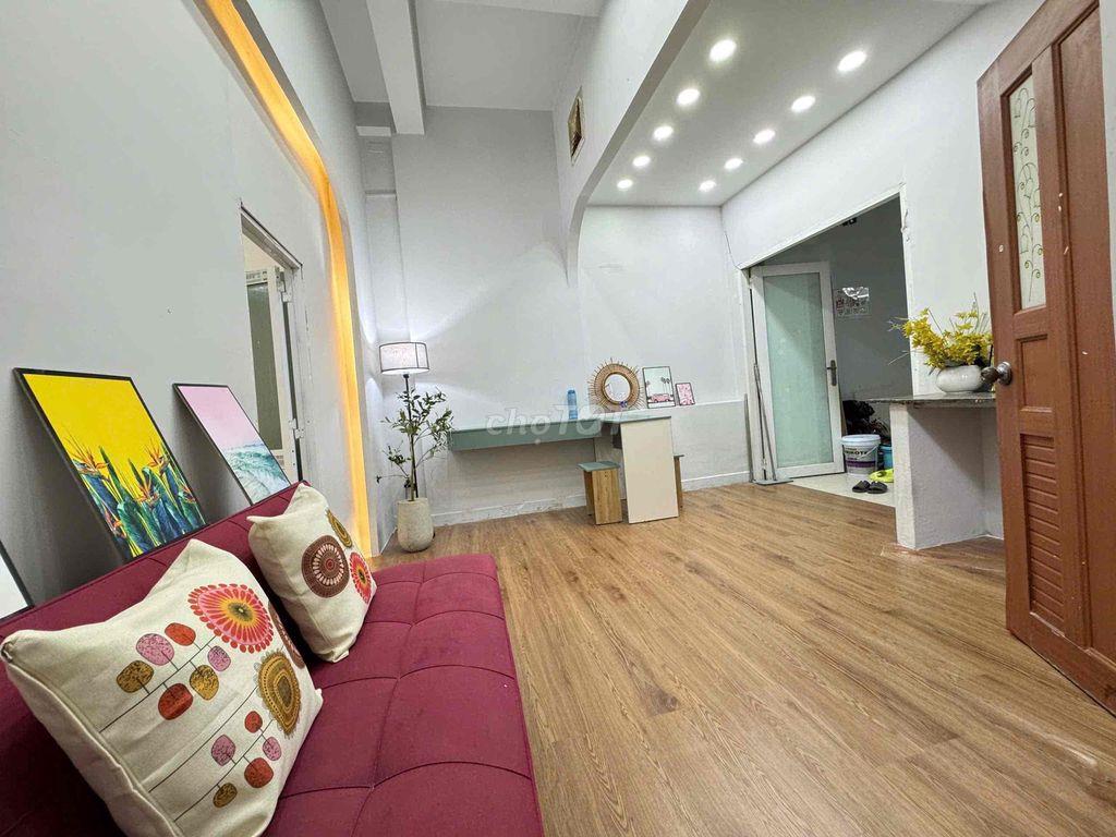 Căn Hộ 2PN 60m2 VỊ TRÍ GẦN CÔNG VIÊN HOÀNG VĂN THỤ