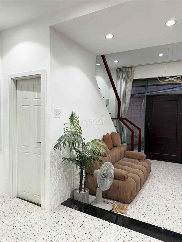 Nhà Phố Trung Tâm Phú Nhuận, Đặng Văn Ngữ 6x tỏi
