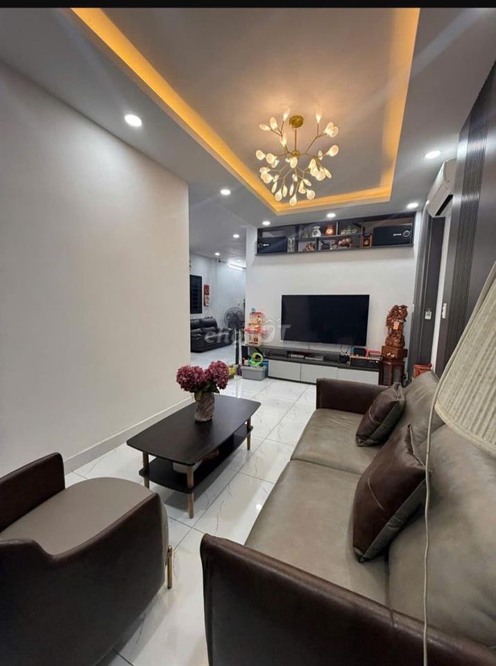 Nhà ngay sau lưng bệnh viện Quận 2 oto ngủ trong nhà ngang khủng 8,6m 
