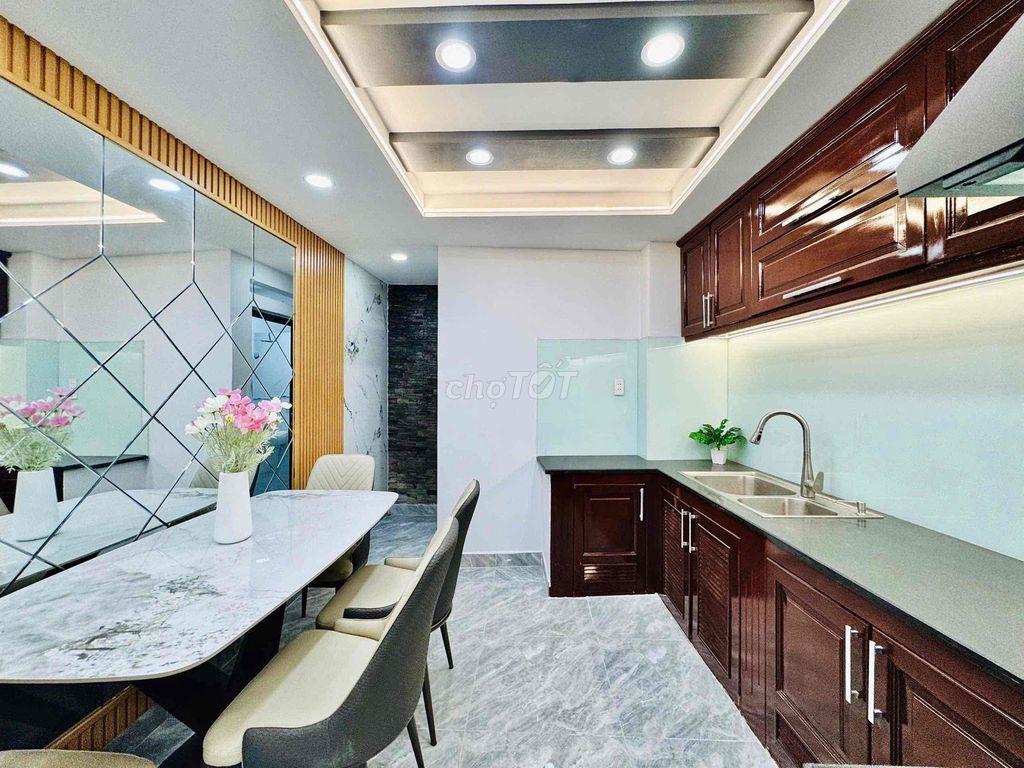 Cần bán nhà vị trí đẹp Phú Nhuận