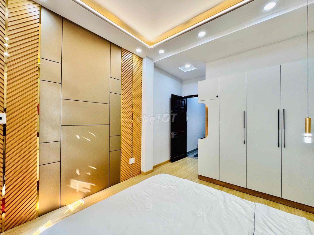 Cần bán nhà vị trí đẹp Phú Nhuận