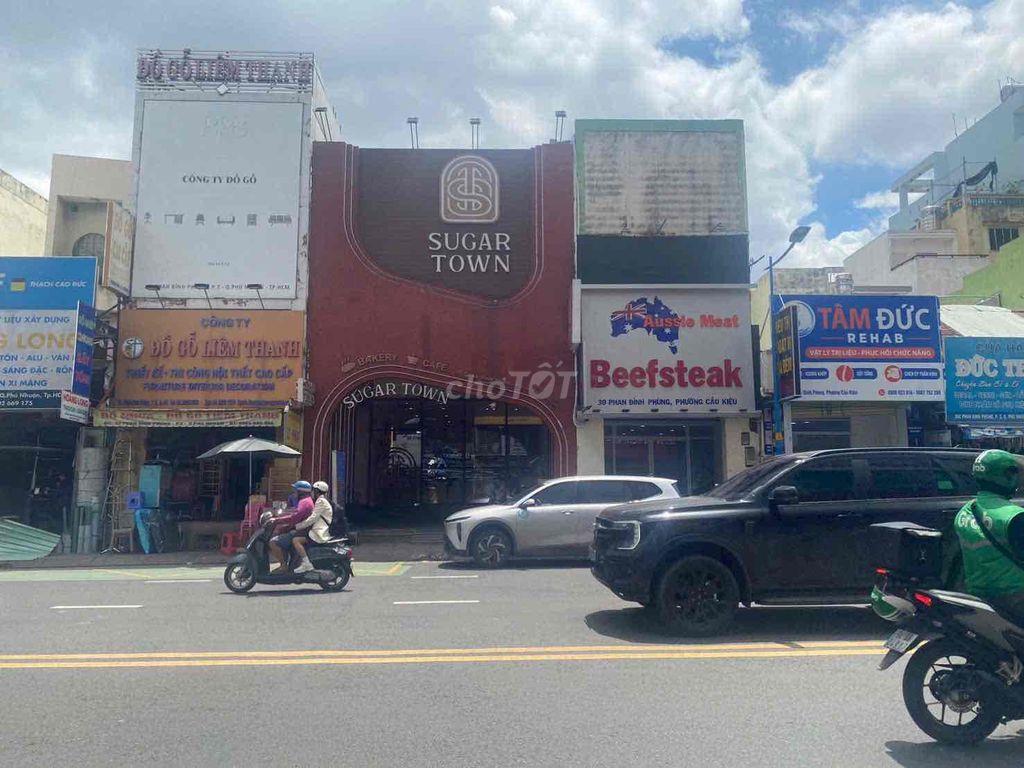 Bán nhà trung tâm Phú Nhuận, giáp Quận 1 & Quận 3