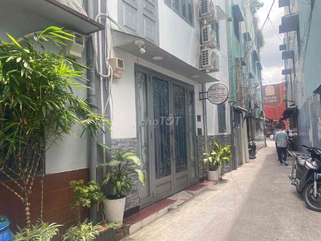 Bán nhà trung tâm Phú Nhuận, giáp Quận 1 & Quận 3
