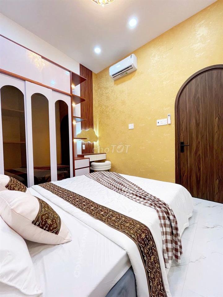 Nhà mới đẹp - Full Nội Thất. Phan Đình Phùng. 52m vuông 4 tầng