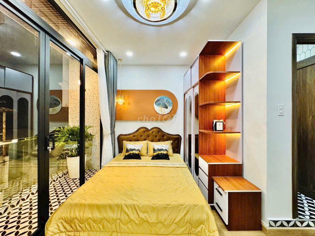 Nhà mới đẹp - Full Nội Thất. Phan Đình Phùng. 52m vuông 4 tầng