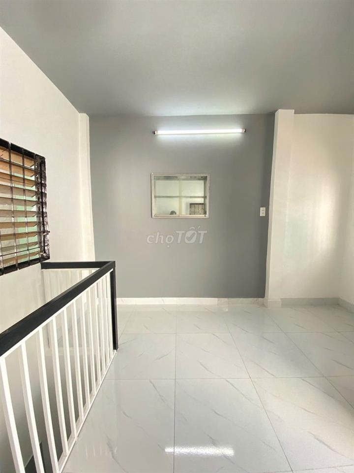 Bán nhà mới đẹp hẻm 4m – đường Trần Phú, Quận 5. Giá chỉ : 4.9 tỷ
