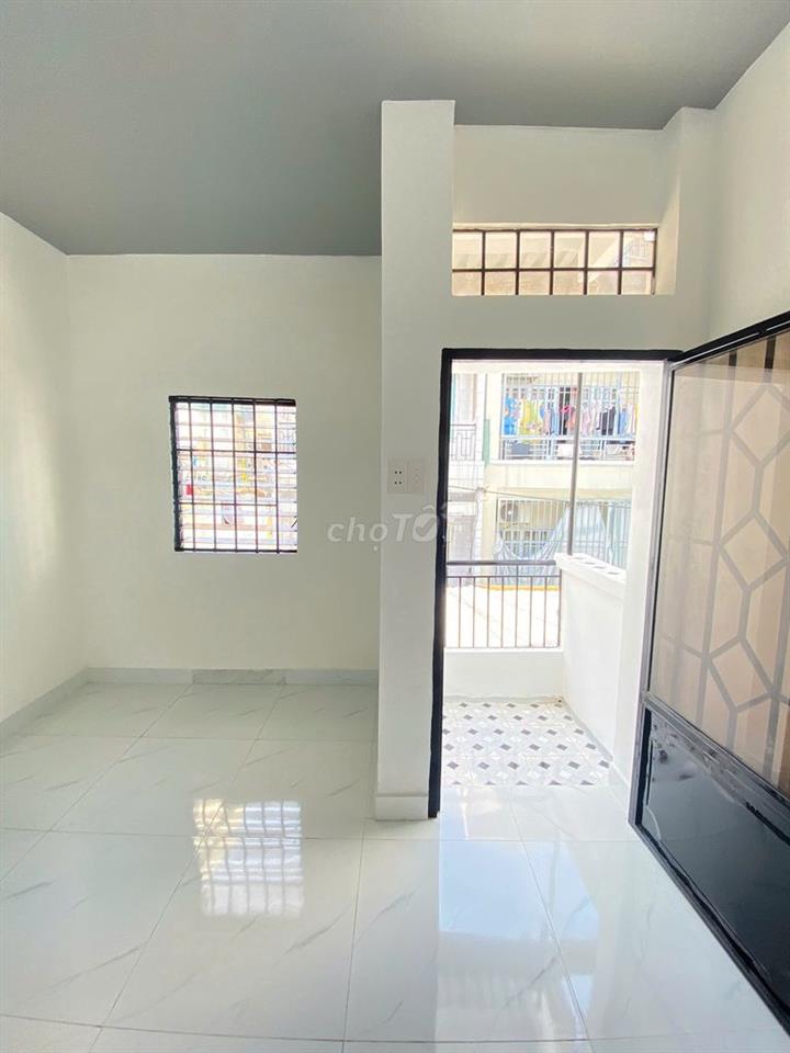 Bán nhà mới đẹp hẻm 4m – đường Trần Phú, Quận 5. Giá chỉ : 4.9 tỷ