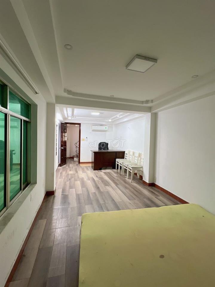 Bán gấp nhà góc 2MT Trần Hưng Đạo, P.7, Q.5 – 5 tầng lầu. Có HĐ thuê.