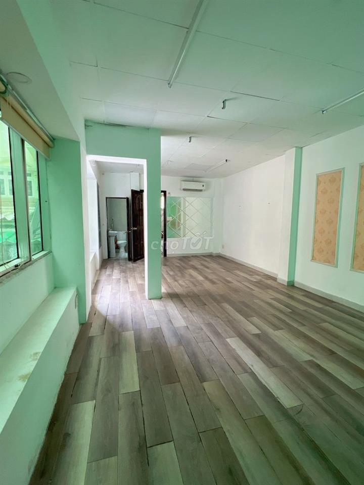 Bán gấp nhà góc 2MT Trần Hưng Đạo, P.7, Q.5 – 5 tầng lầu. Có HĐ thuê.