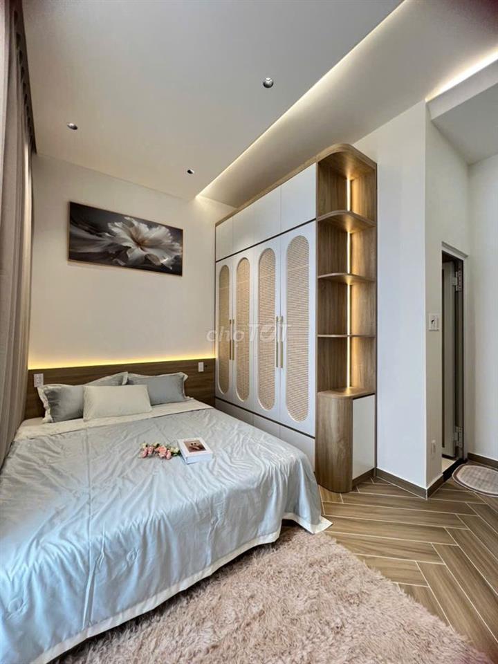 Hẻm Xe Hơi. Nhà mới 100%. Full nội thất cao cấp. 50m² đất.