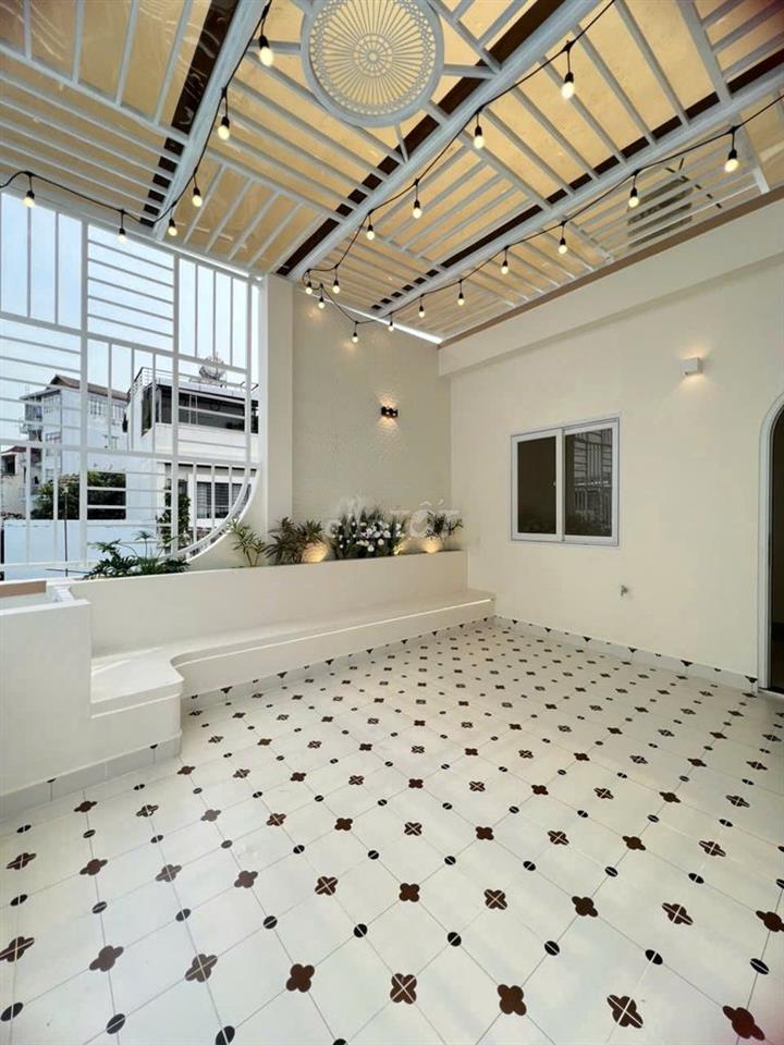 Hẻm Xe Hơi. Nhà mới 100%. Full nội thất cao cấp. 50m² đất.
