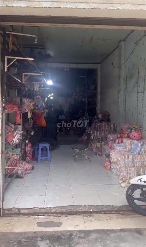 Mặt Tiền Kinh Doanh – đường Lạc Long Quân. Ngay chợ vải Tân Bình.