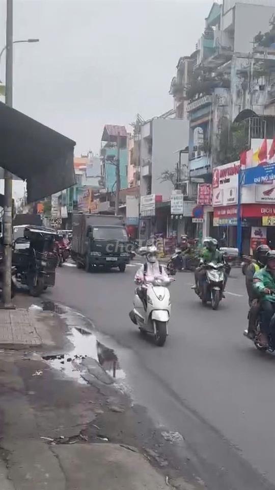 Mặt Tiền Kinh Doanh – đường Lạc Long Quân. Ngay chợ vải Tân Bình.