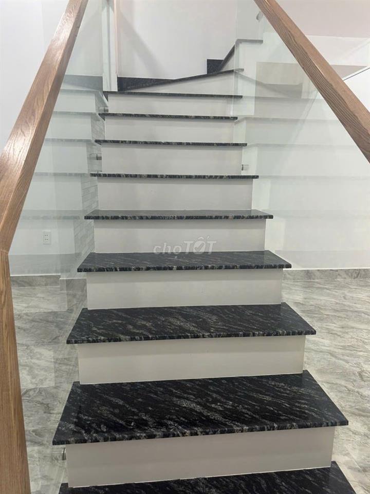 Bán nhà mới đẹp Hẻm Xe Hơi - Lê Văn Phan, Tân Phú. 68m vuông.