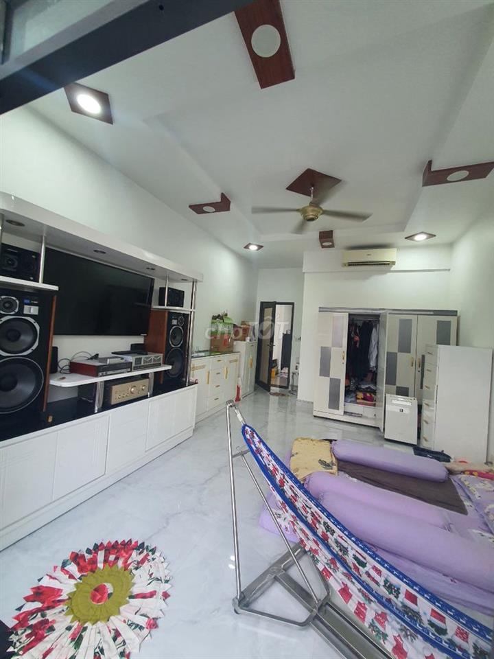 Nhà thuê HXH 8m - Đường Nguyễn Đình Chiểu, P.5, Q.3 - 5 tầng 5pn, 3wc